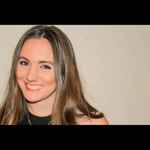 Meet your Posher, Alexis